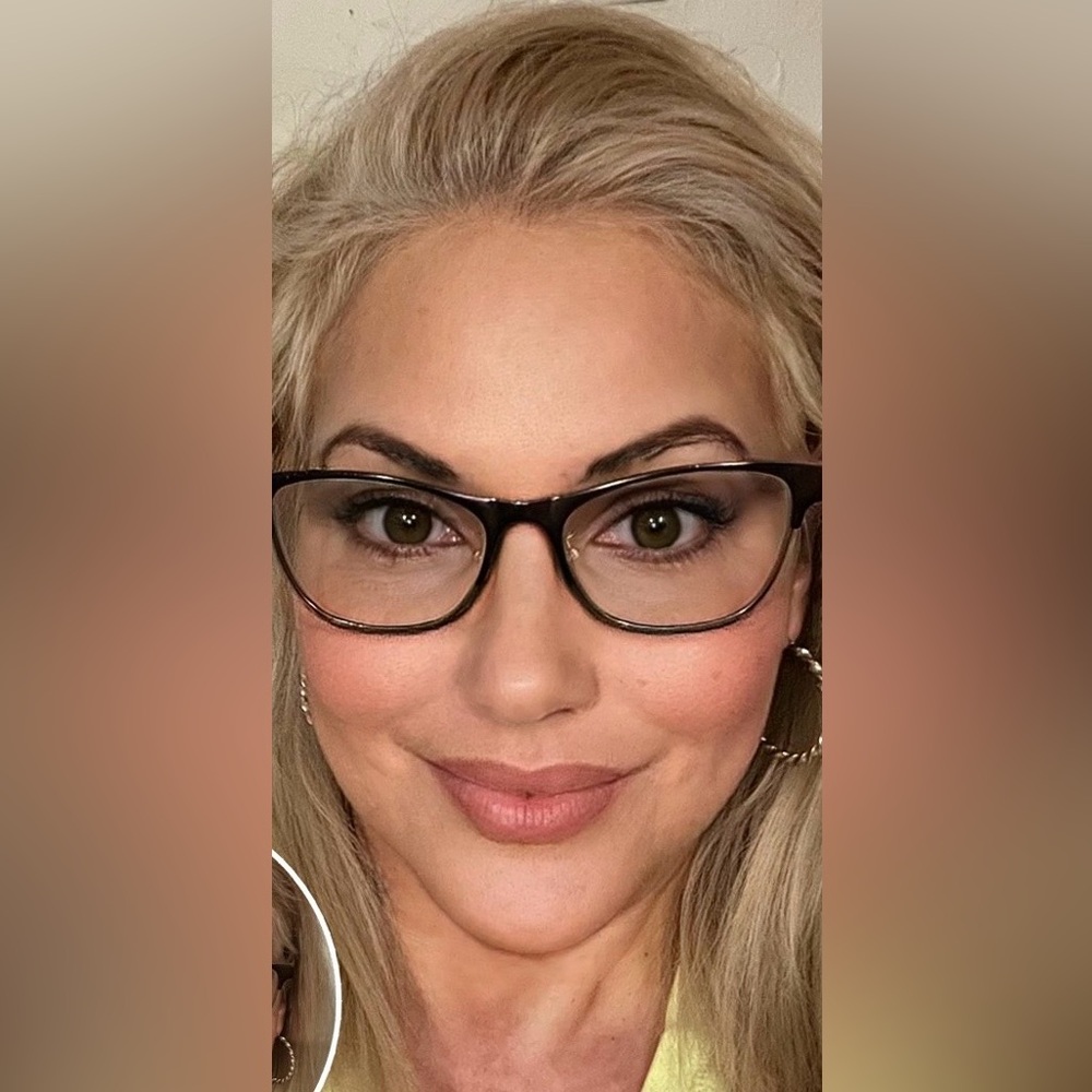 Meet your Posher, Rebecca